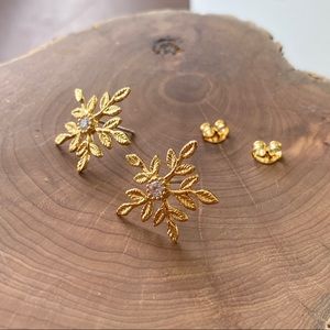Anthropologie Snowflakes Goldplated Studs Earrings